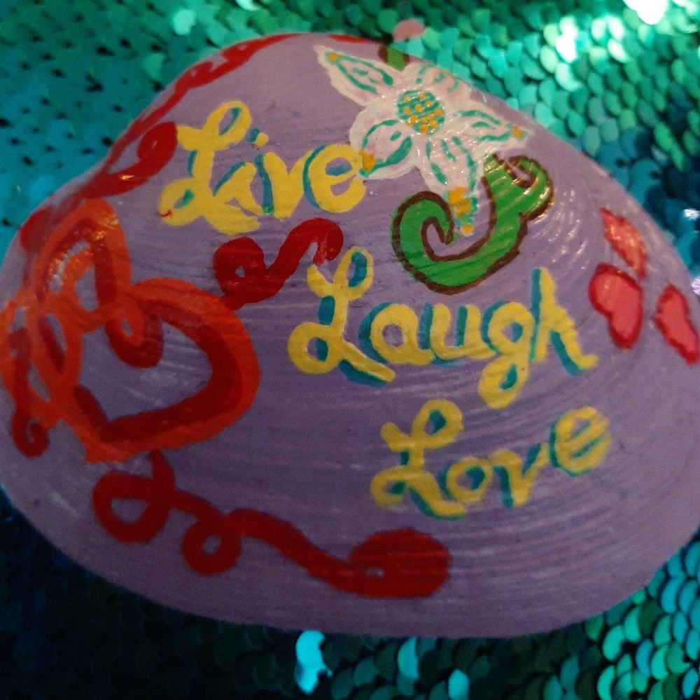 Hand-painted seashell